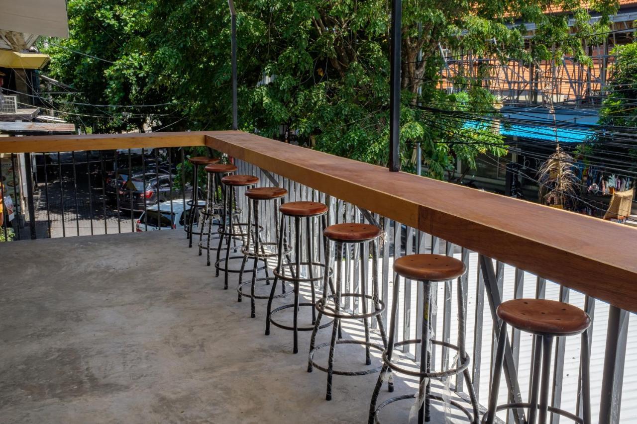 Kumpul Hostel Kuta Legian  Exterior photo