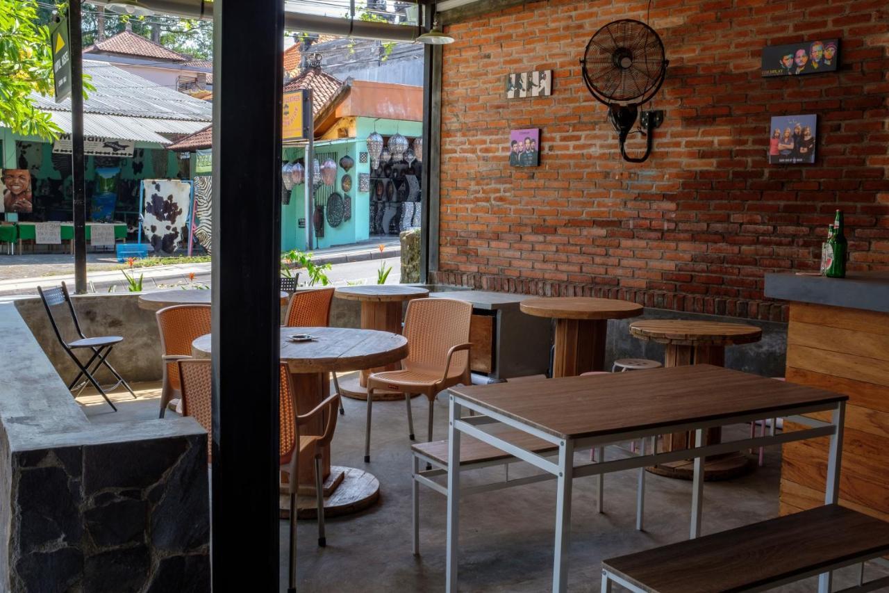 Kumpul Hostel Kuta Legian  Exterior photo